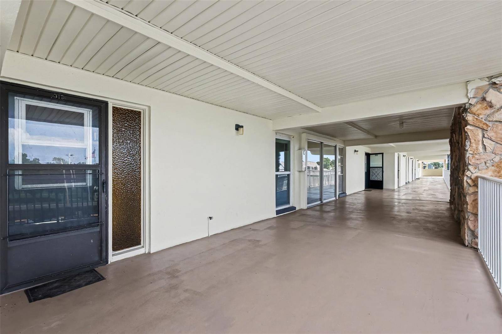 6100 12TH ST S #313, St Petersburg, FL 33705
