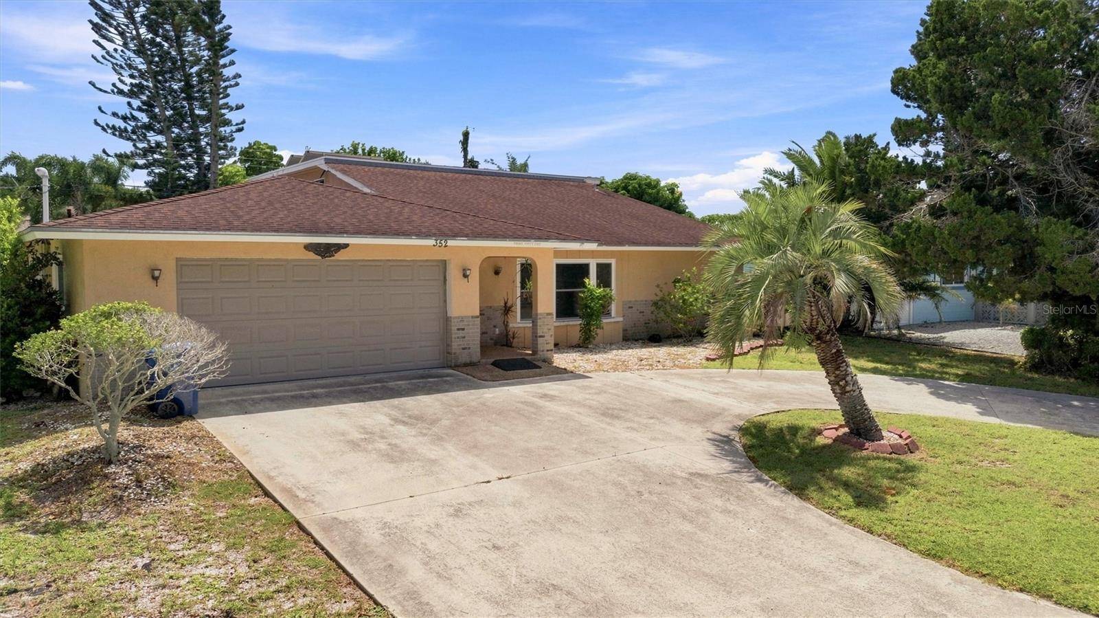 352 LAKE RD, Venice, FL 34293