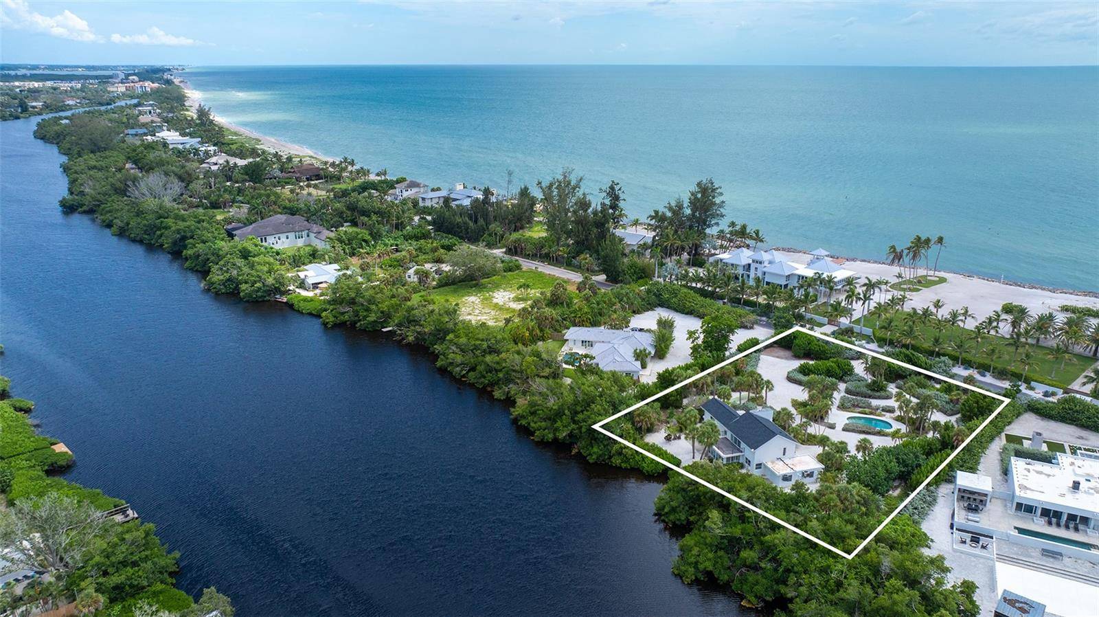 7665 SANDERLING RD, Sarasota, FL 34242
