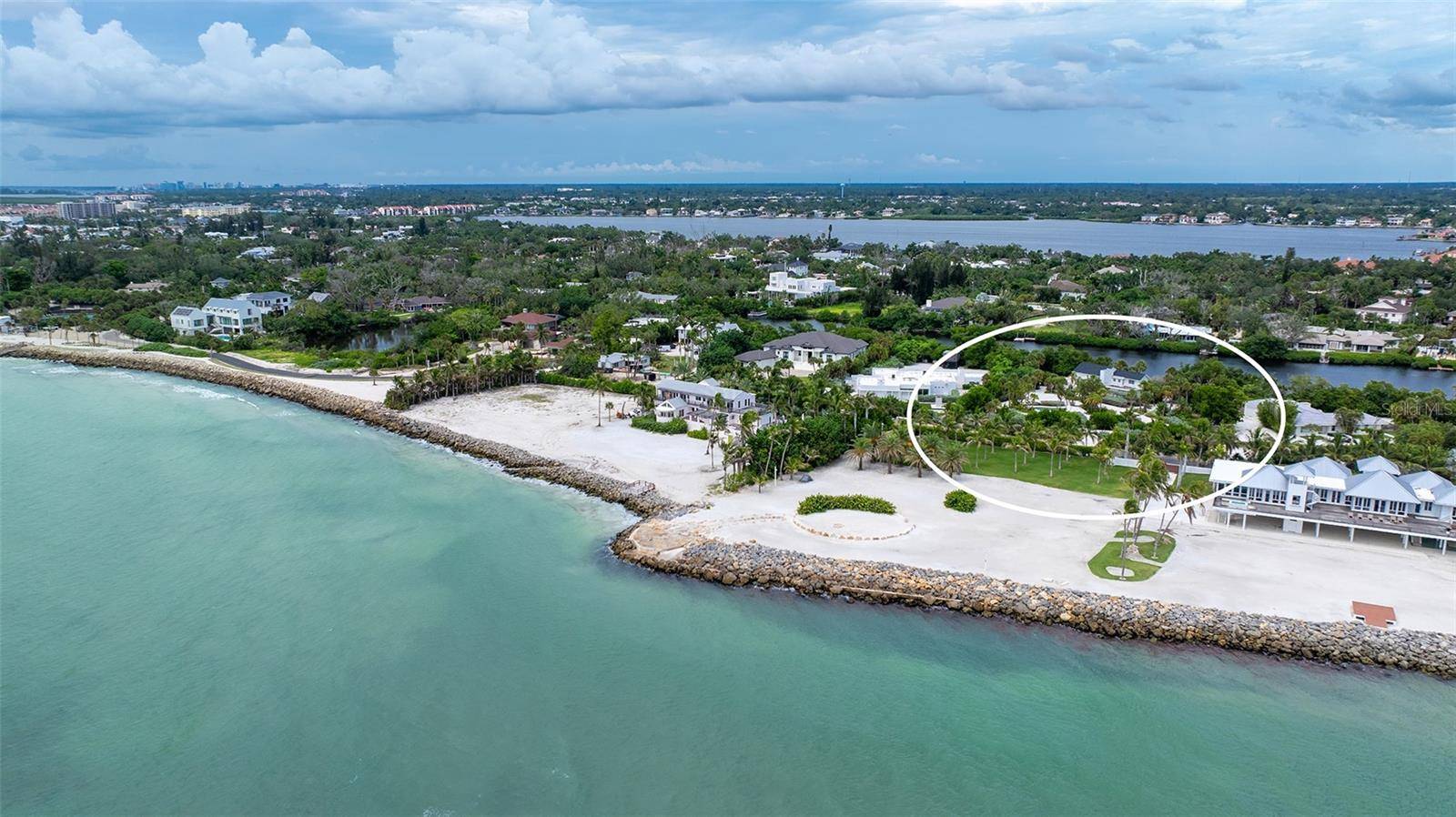 7665 SANDERLING RD, Sarasota, FL 34242