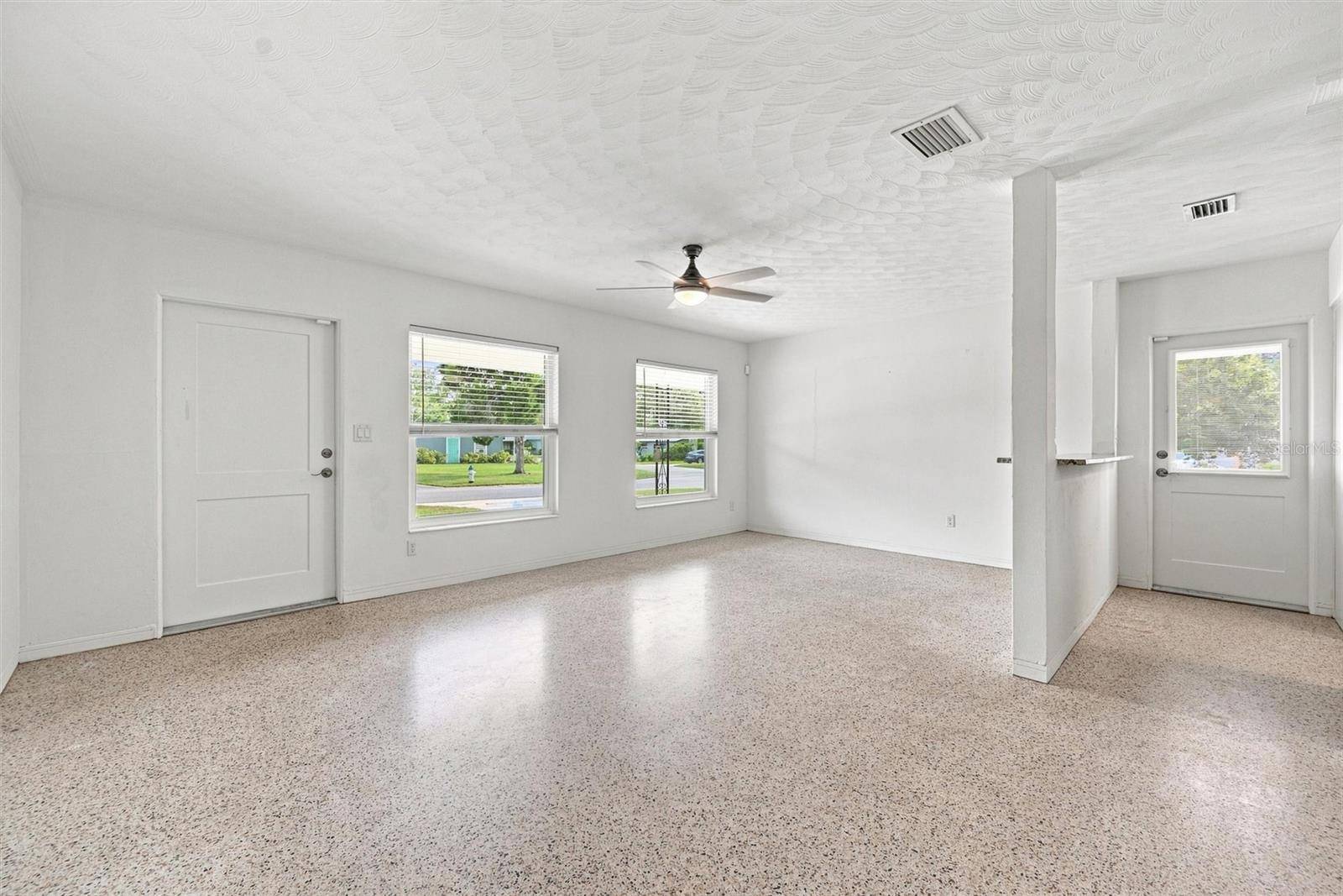 1906 15TH AVENUE DR W, Bradenton, FL 34205