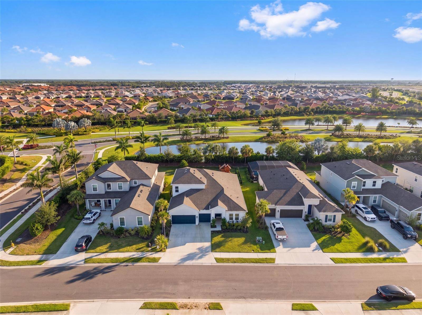 16552 STAR GRASS CIR, Bradenton, FL 34211