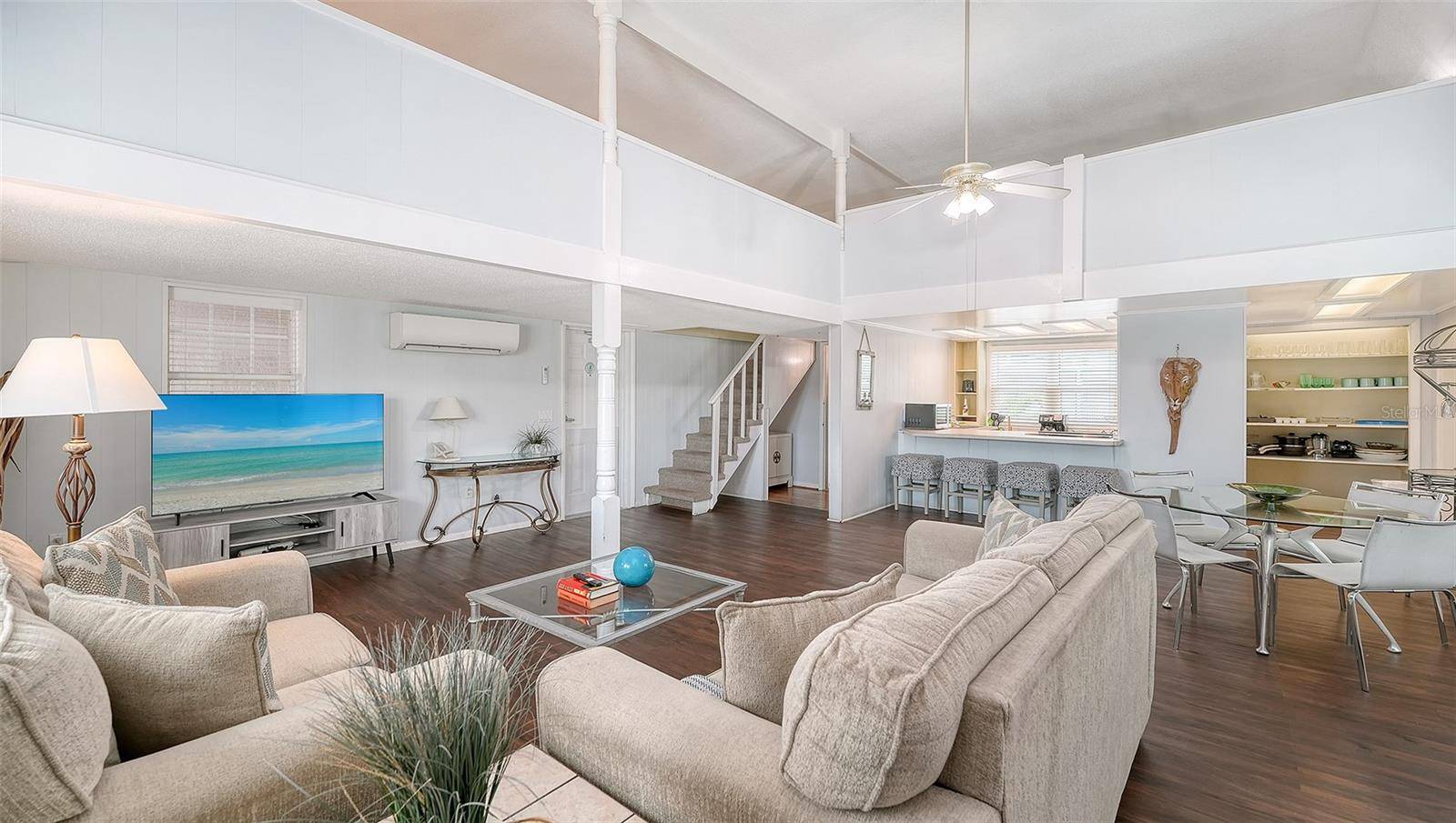 3453 GULF OF MEXICO DR #200, Longboat Key, FL 34228