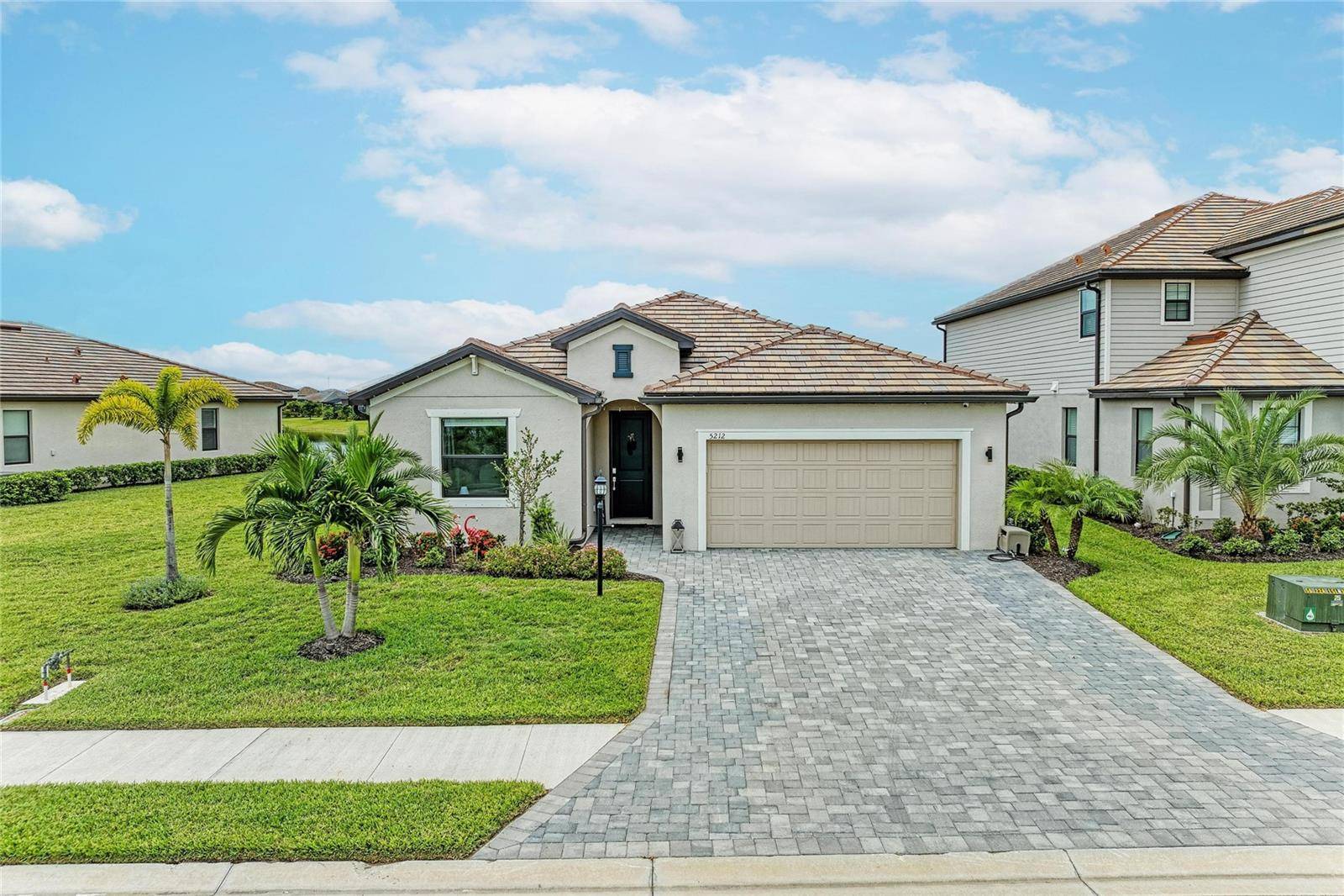 5212 BLUE CRUSH ST, Lakewood Ranch, FL 34211
