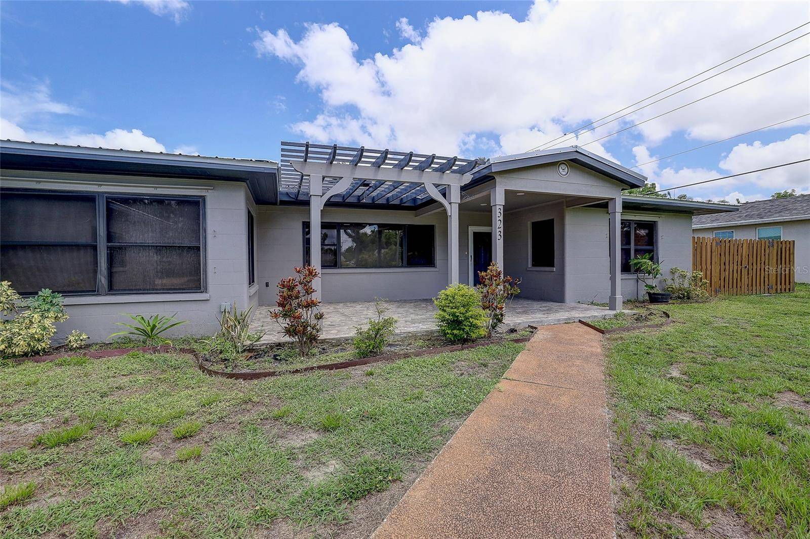 323 SUWANEE AVE, Sarasota, FL 34243