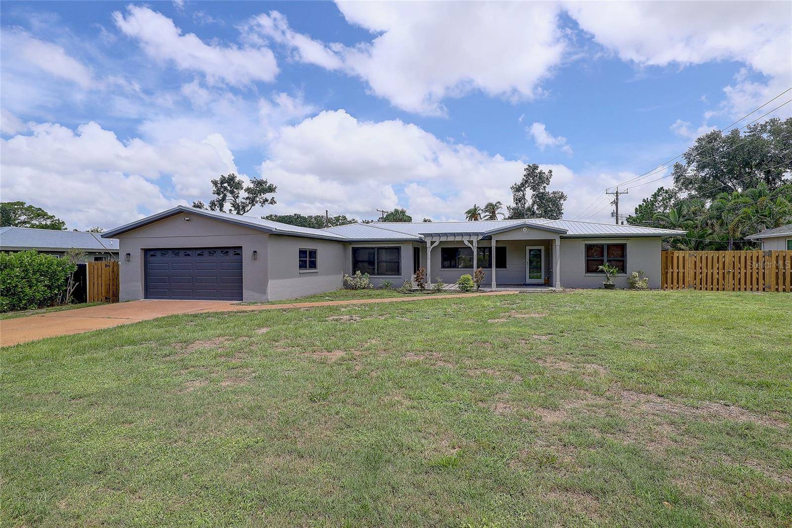 323 SUWANEE AVE, Sarasota, FL 34243
