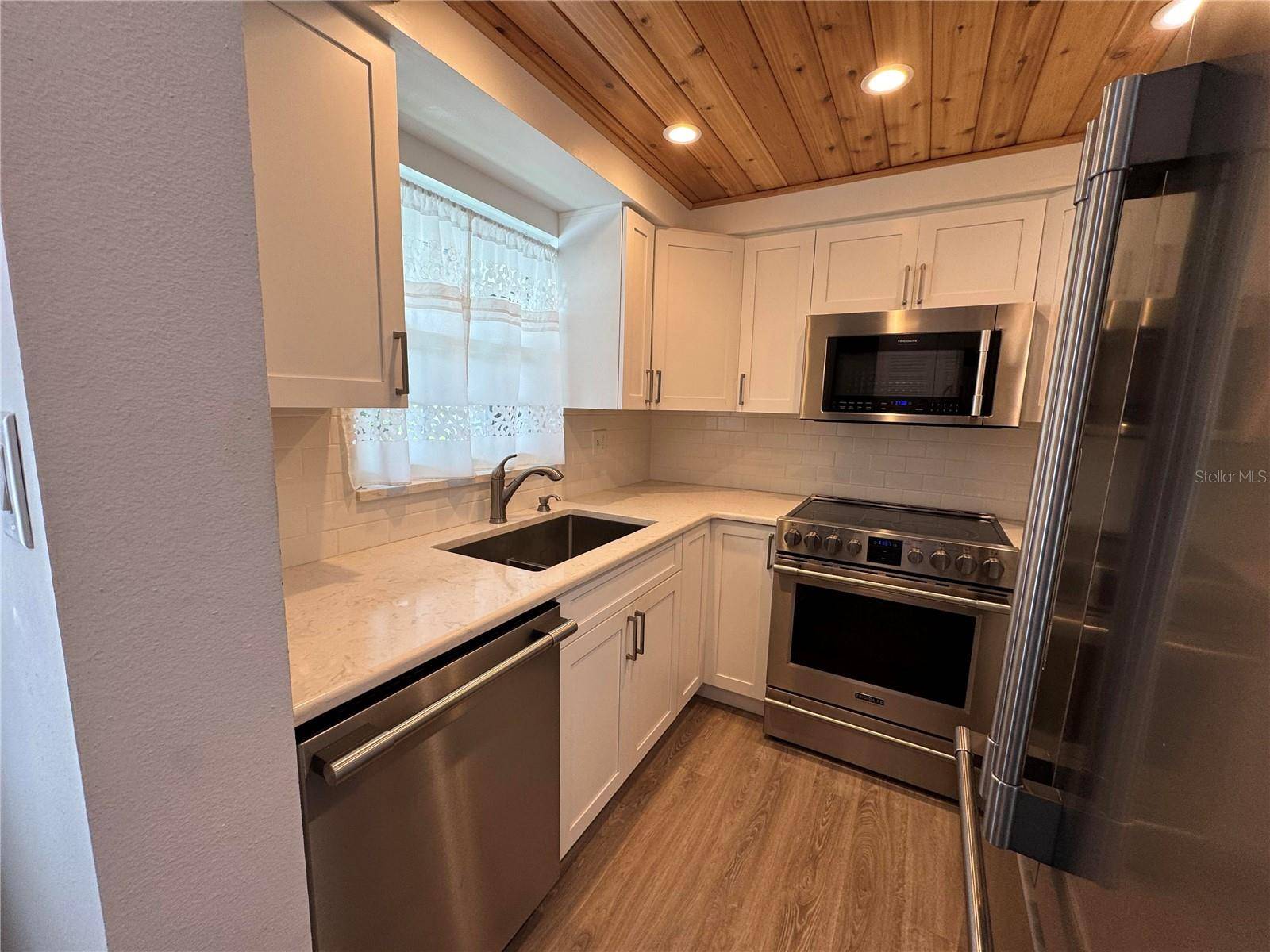 204 46TH AVENUE TER W #411, Bradenton, FL 34207