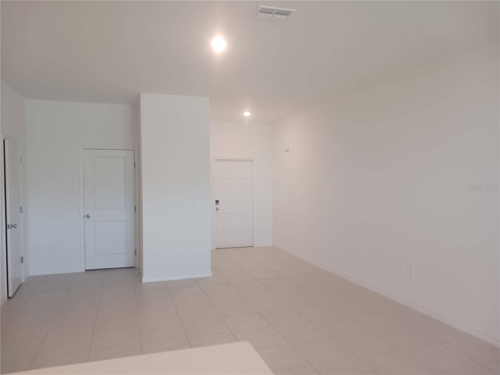 8607 TROPICAL AIRE LN, Parrish, FL 34219
