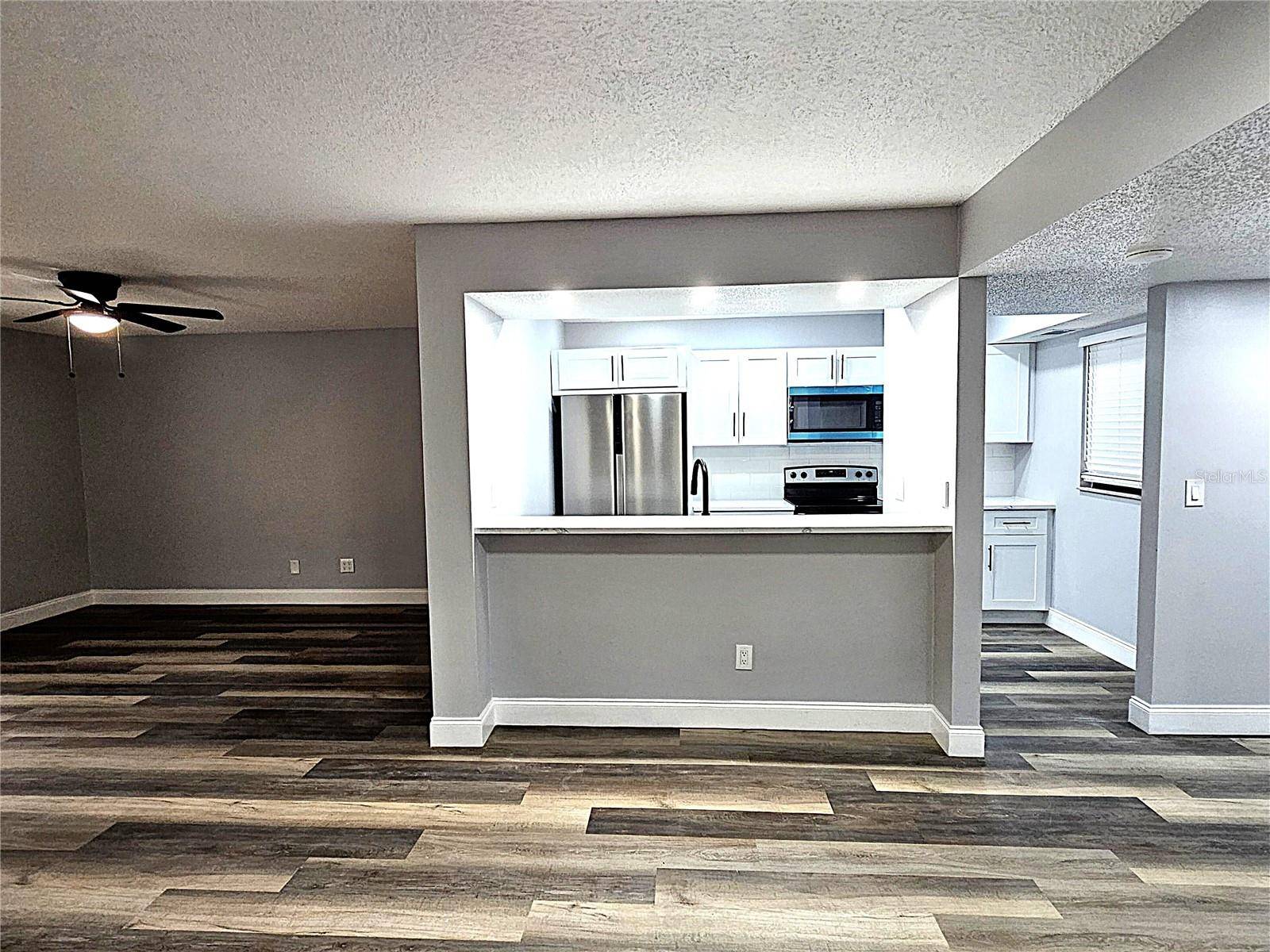 1720 GLENHOUSE DR #328, Sarasota, FL 34231