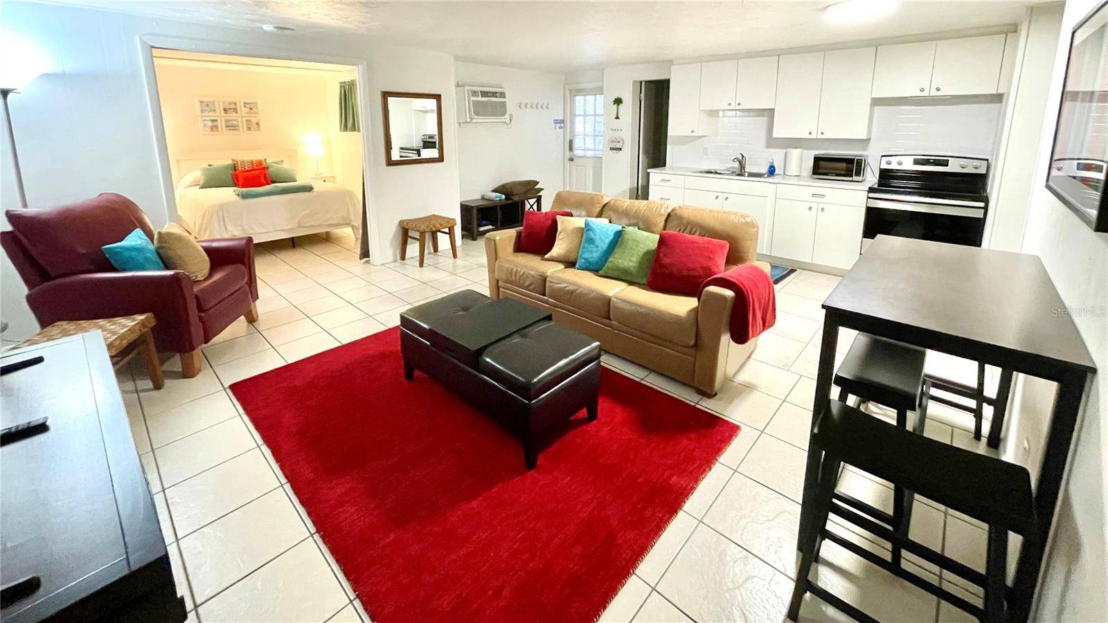 828 S TUTTLE AVE #B, Sarasota, FL 34237