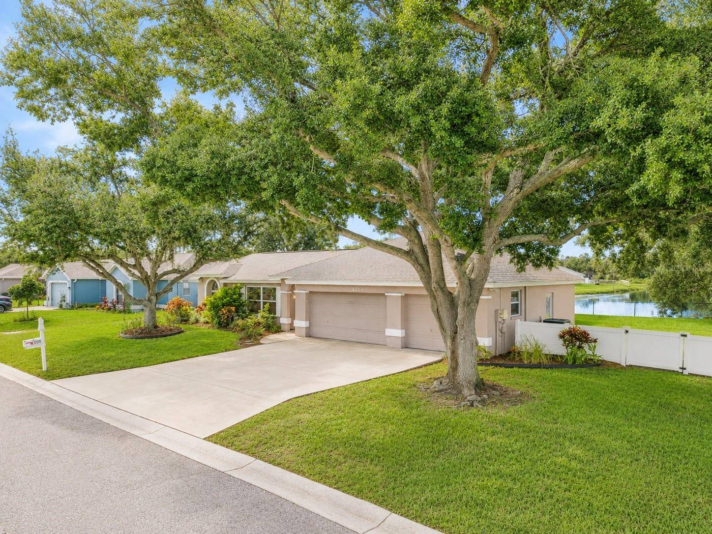 6305 61ST ST E, Palmetto, FL 34221