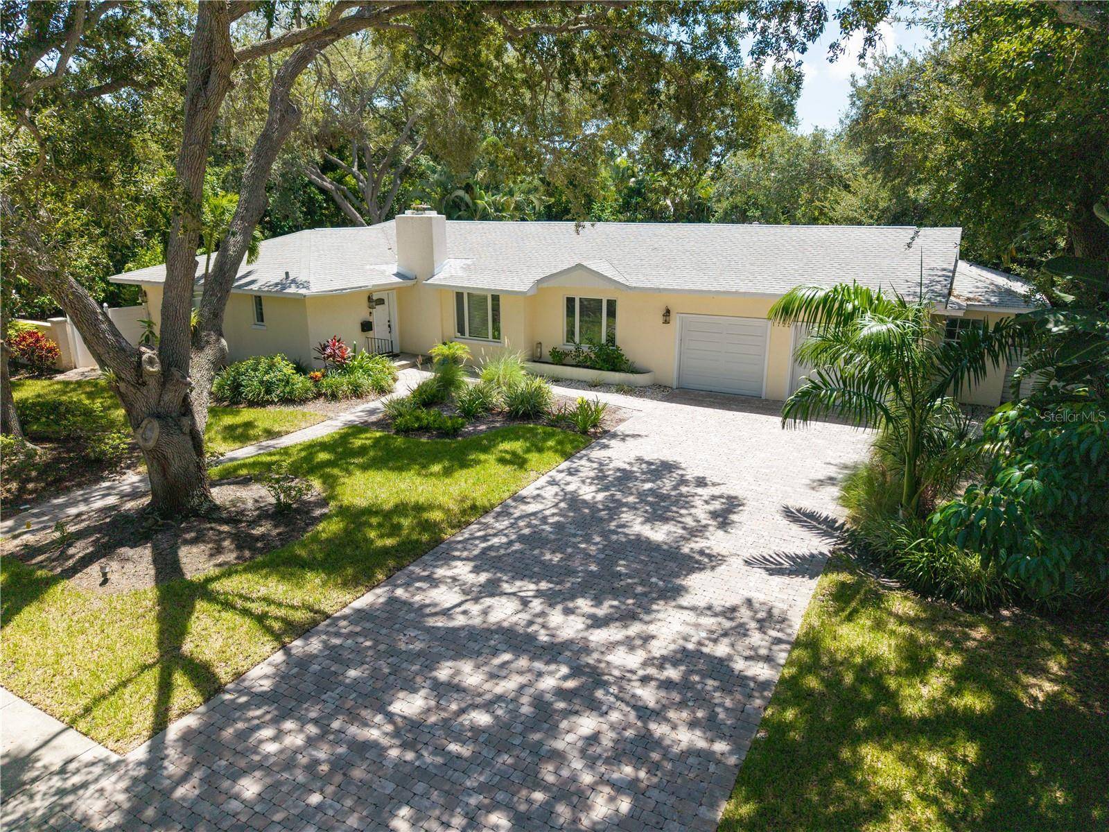 1722 NORTH DR, Sarasota, FL 34239