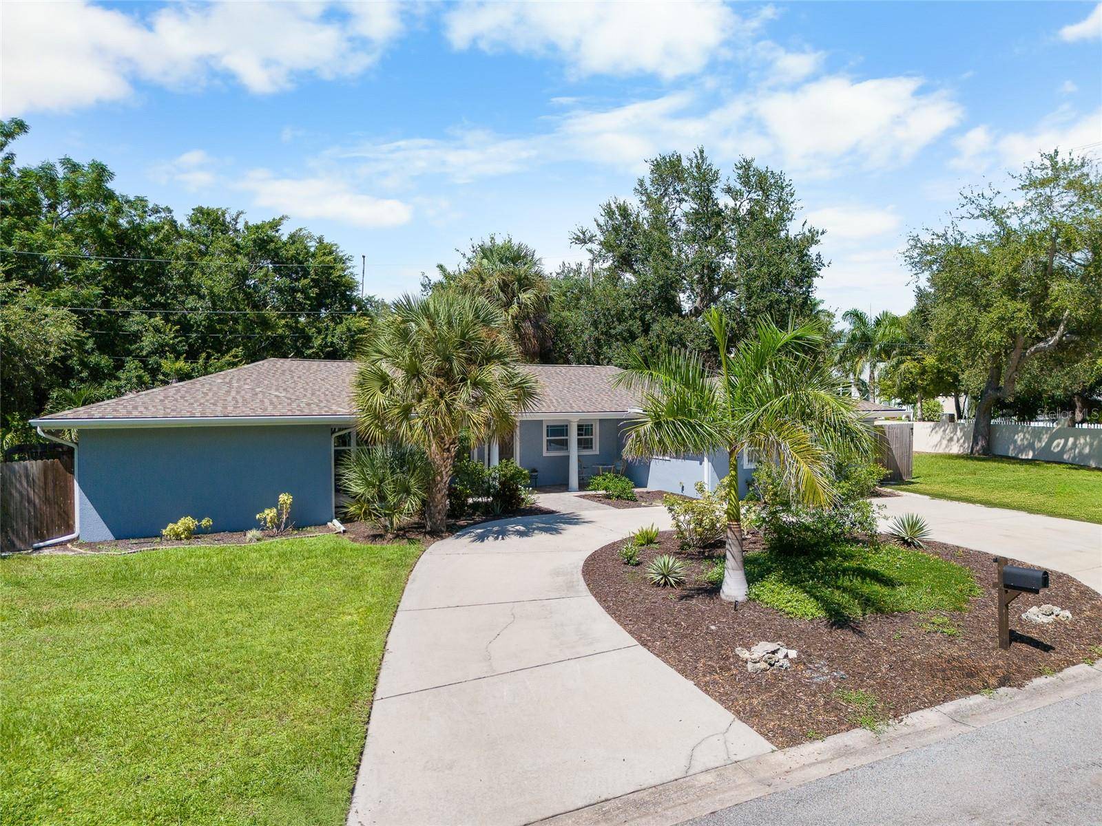 771 INDIAN BEACH CIR, Sarasota, FL 34234