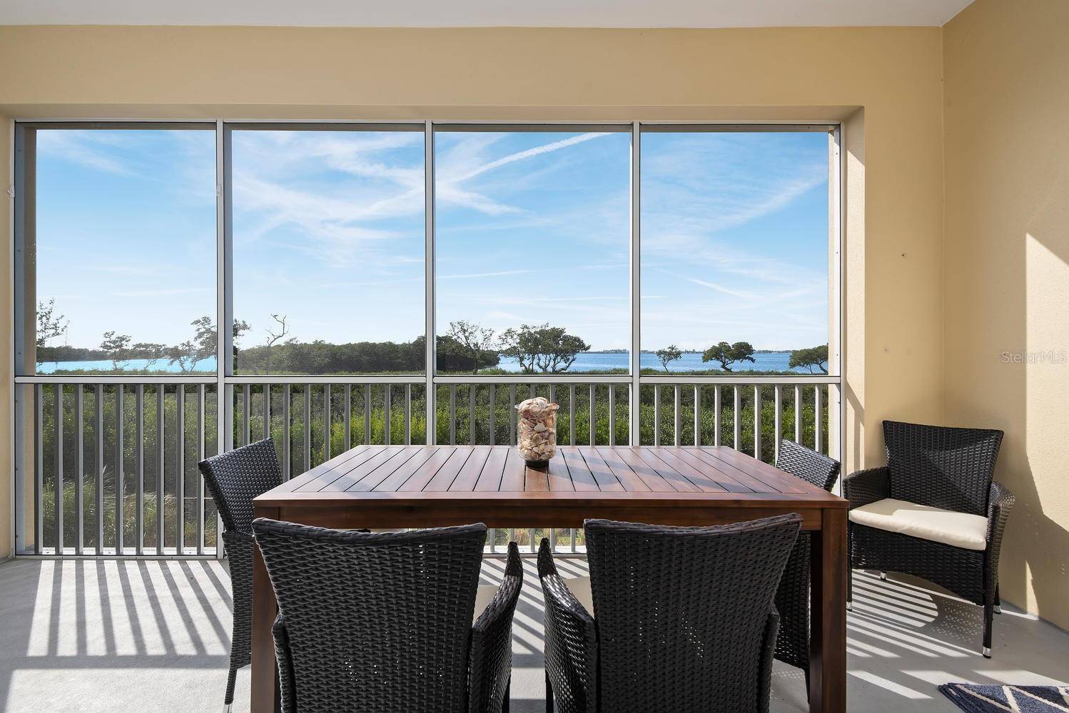 384 ARUBA CIR #102, Bradenton, FL 34209