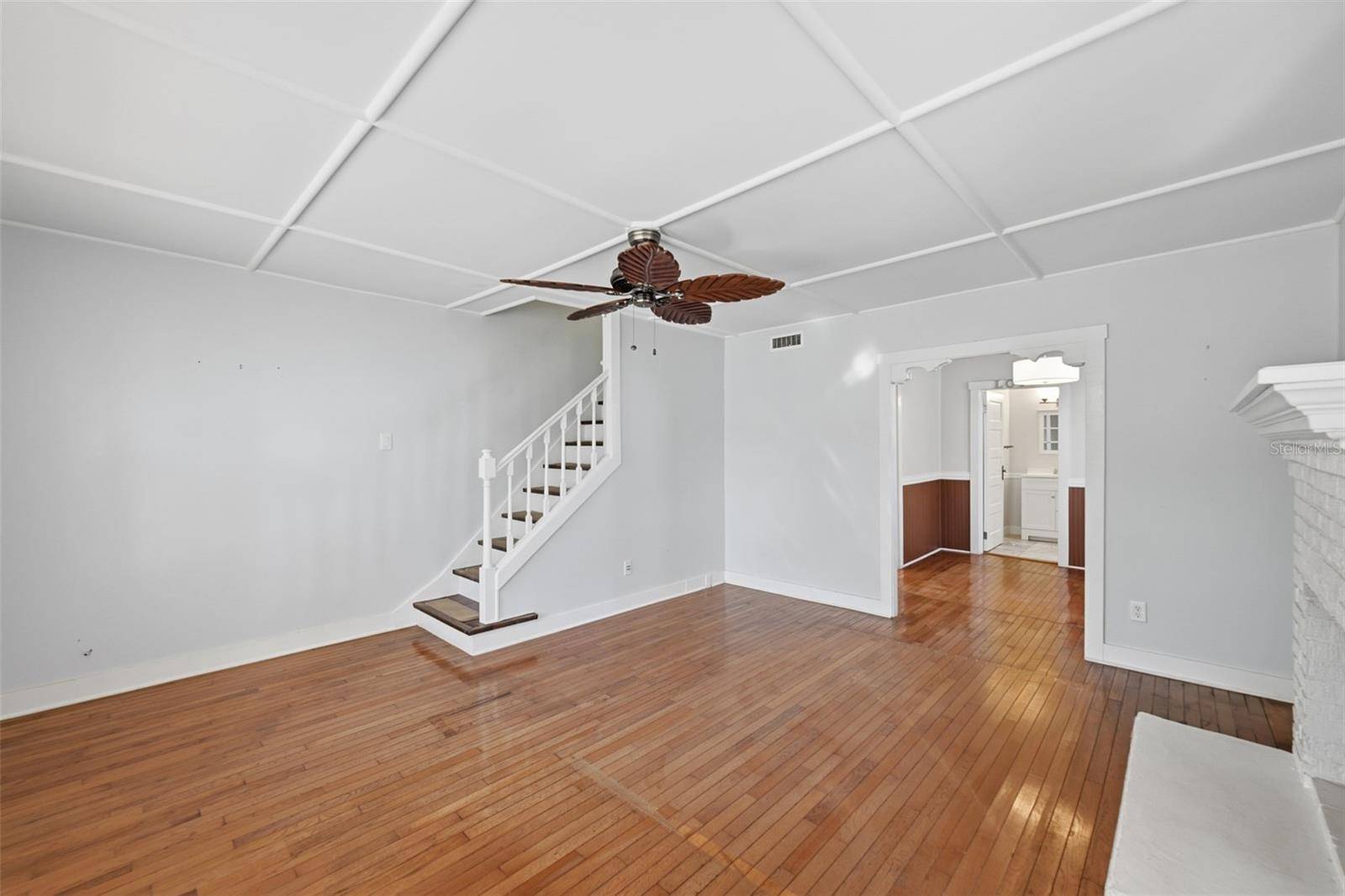 10 PLAZA ST E, Bradenton, FL 34208