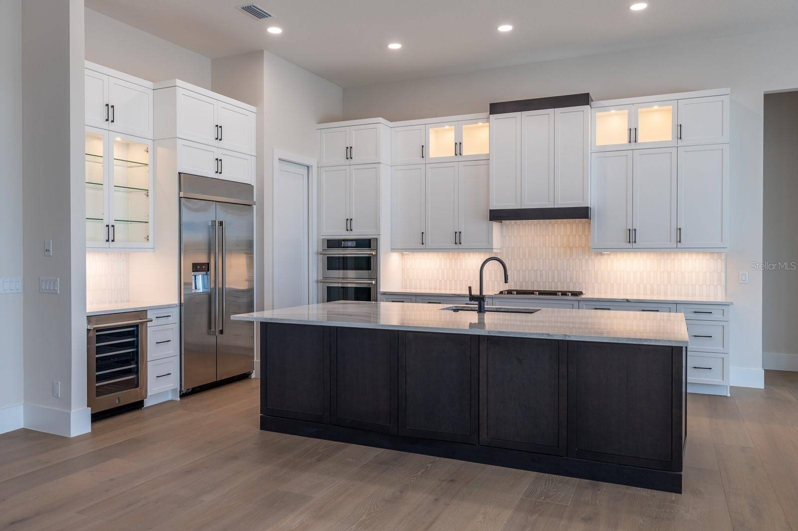 1003 BLUE SHELL LOOP, Sarasota, FL 34240