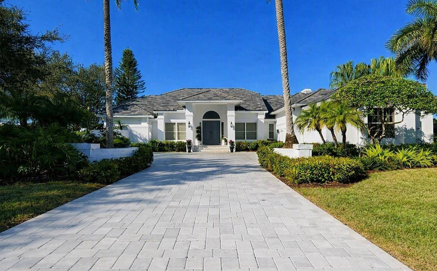 447 E MACEWEN DR, Osprey, FL 34229