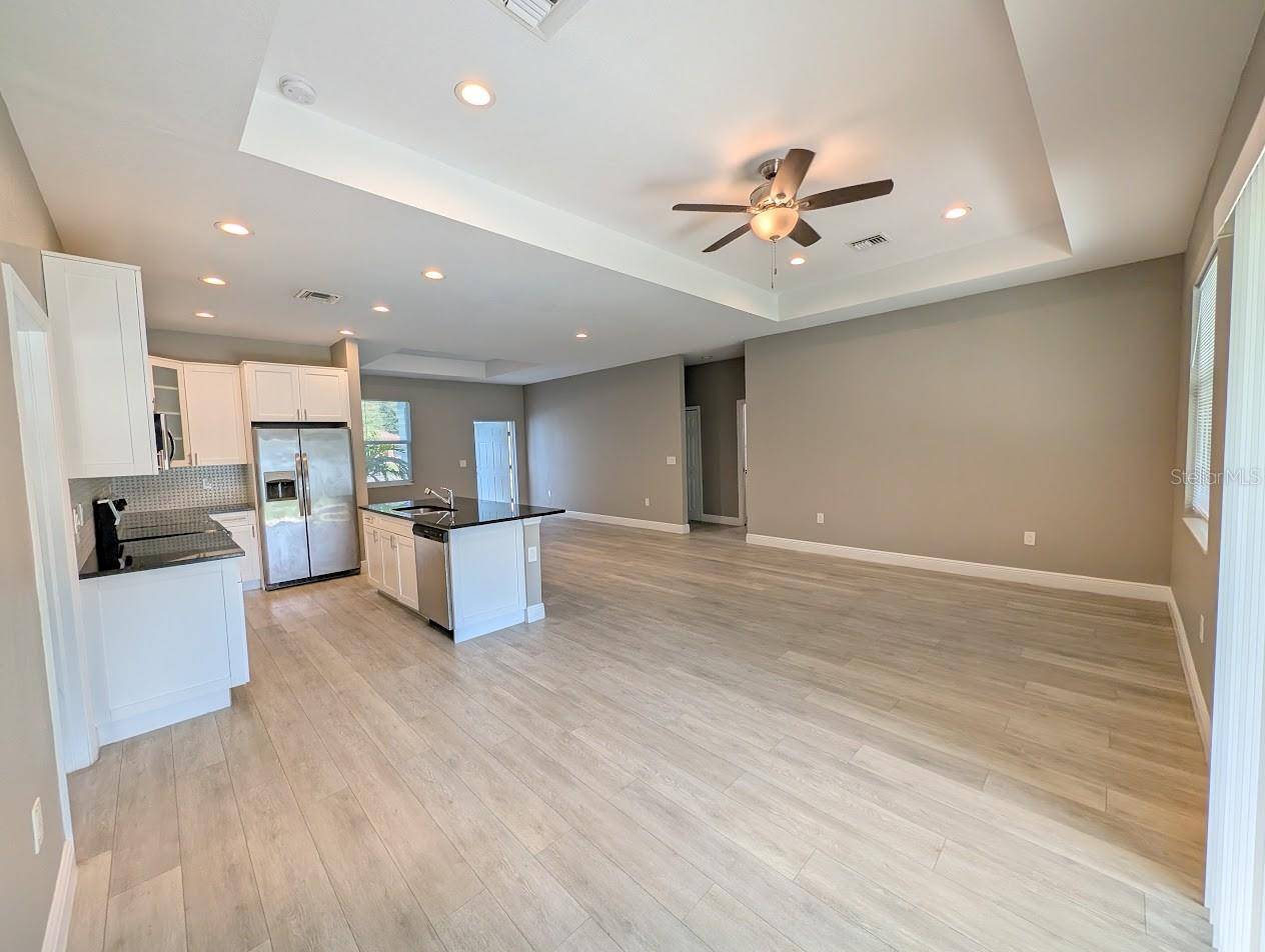 1643 JEANNIN DR, North Port, FL 34288