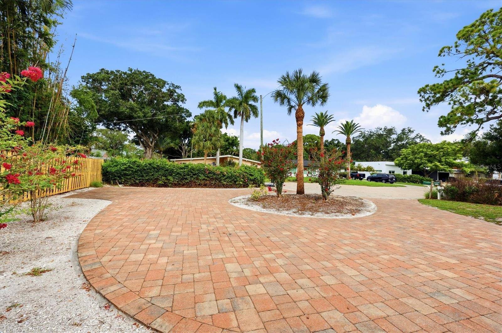2151 EUCLID TER, Sarasota, FL 34239