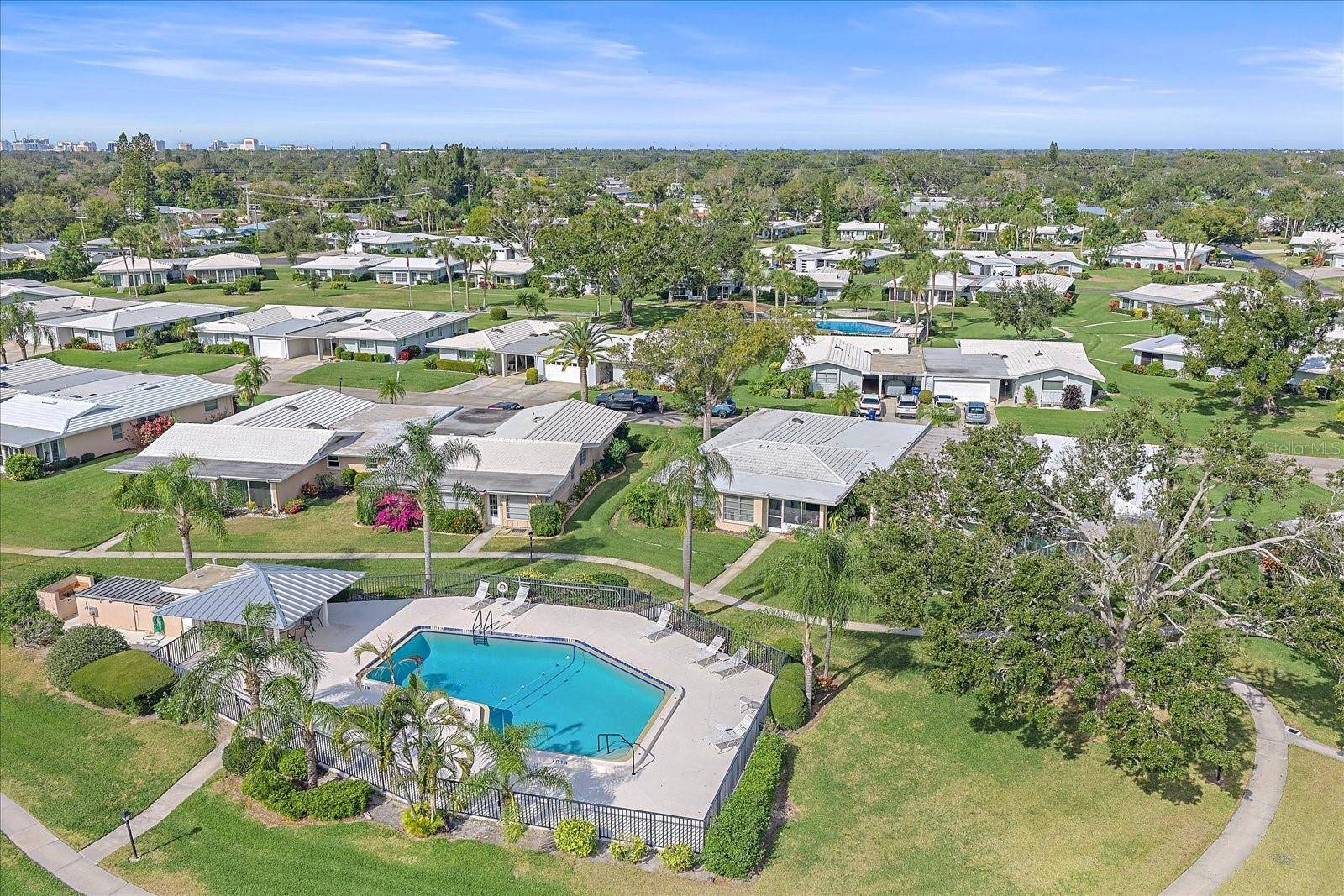 3286 BRUNSWICK LN #704, Sarasota, FL 34239