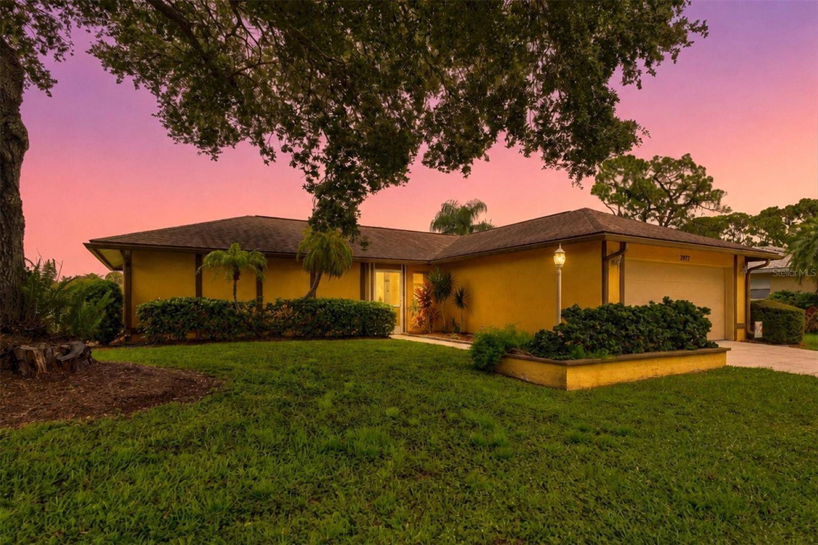 3977 LEMONWOOD DR, Sarasota, FL 34232