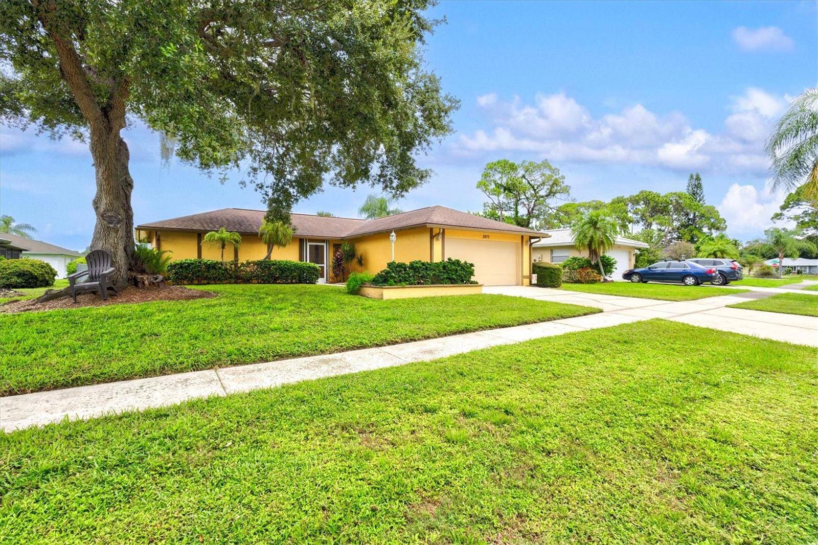 3977 LEMONWOOD DR, Sarasota, FL 34232
