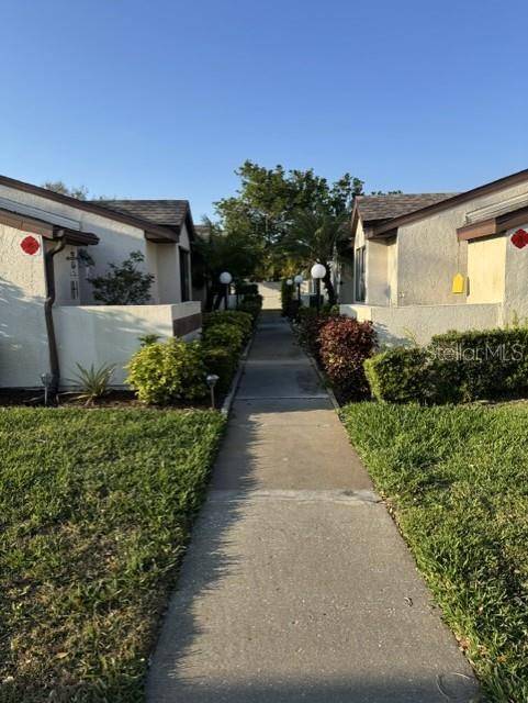 5928 36TH AVENUE CIR W #E, Bradenton, FL 34209