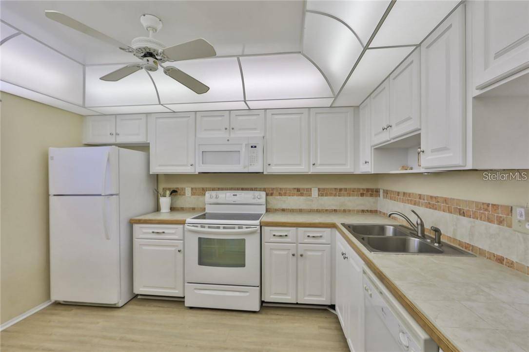 3680 IRONWOOD CIR #105L, Bradenton, FL 34209