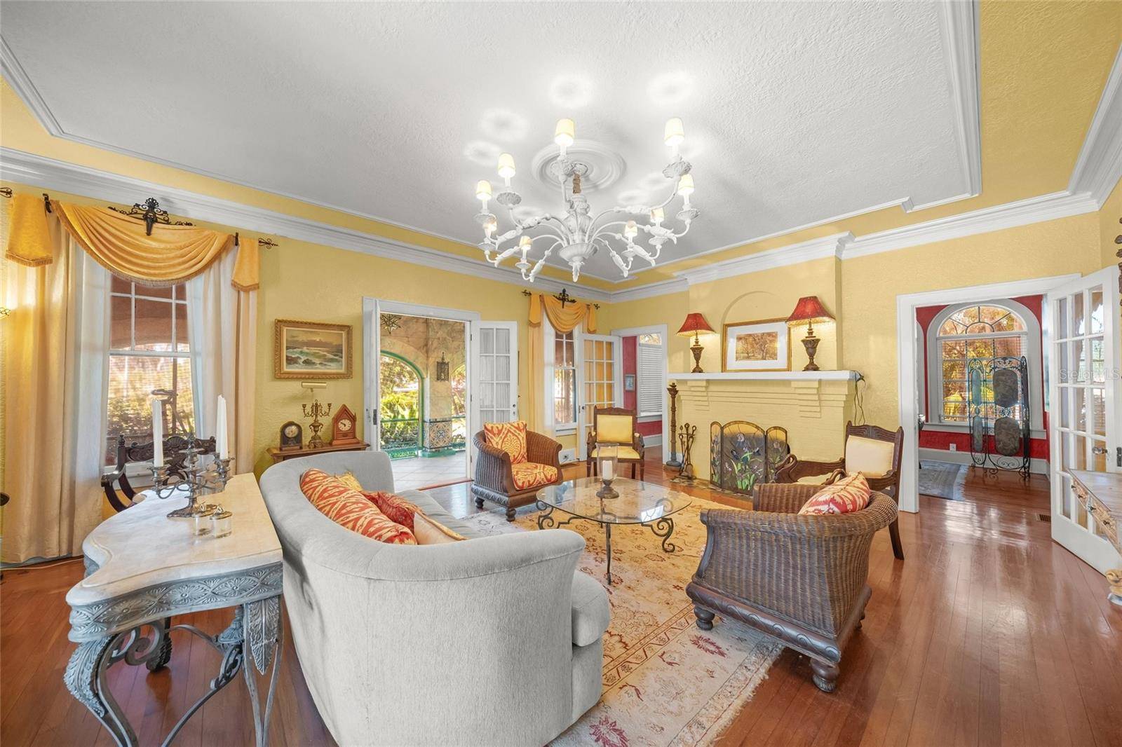 2830 BAY SHORE CIR, Sarasota, FL 34234