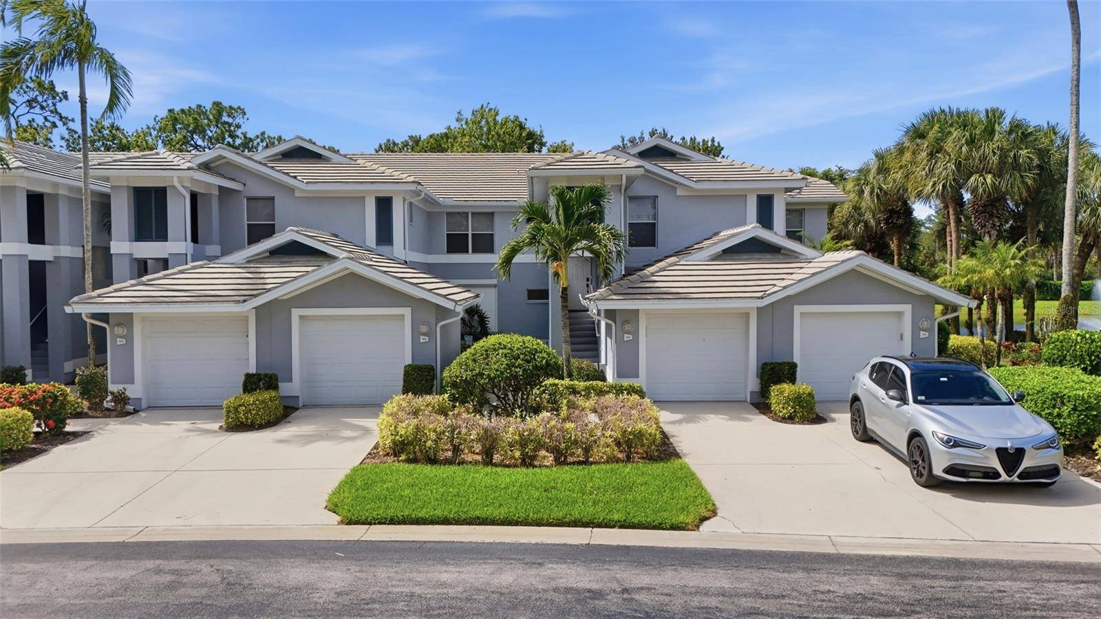 710 TARPON COVE DR #203, Naples, FL 34110