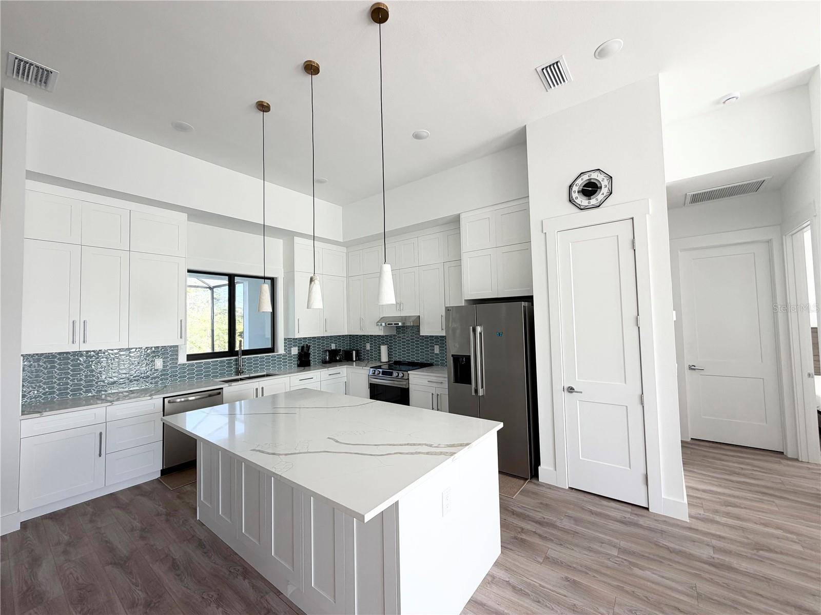 10 MATE DR, Placida, FL 33946