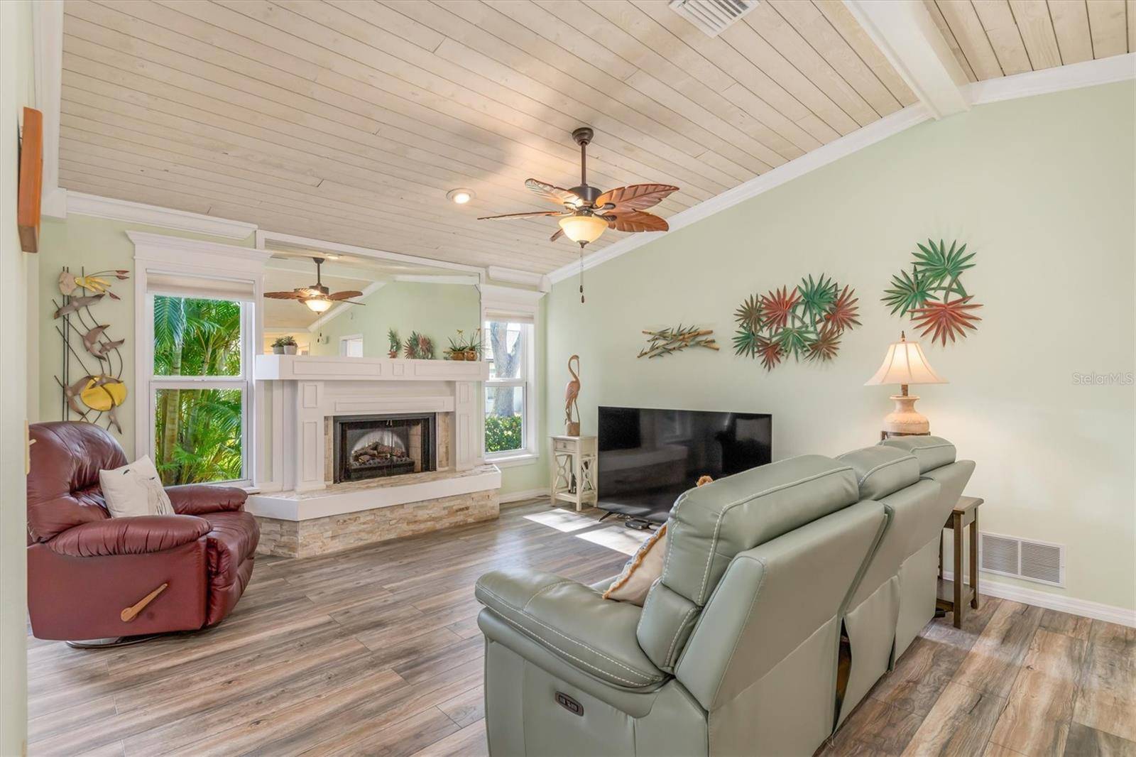 612 CHESTNUT LN, Englewood, FL 34223