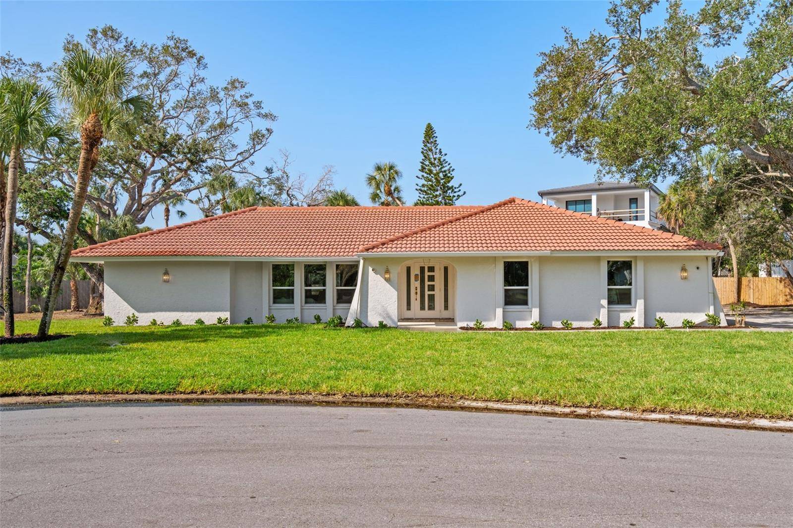 670 VENICE LN, Sarasota, FL 34242