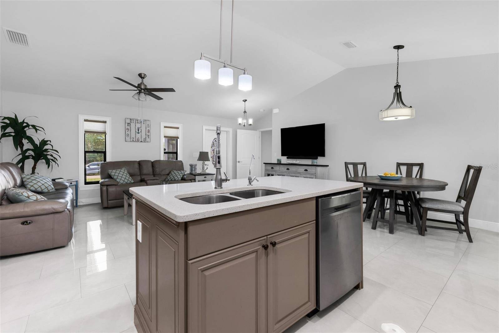 1056 CAZENOVIA ST, Port Charlotte, FL 33952