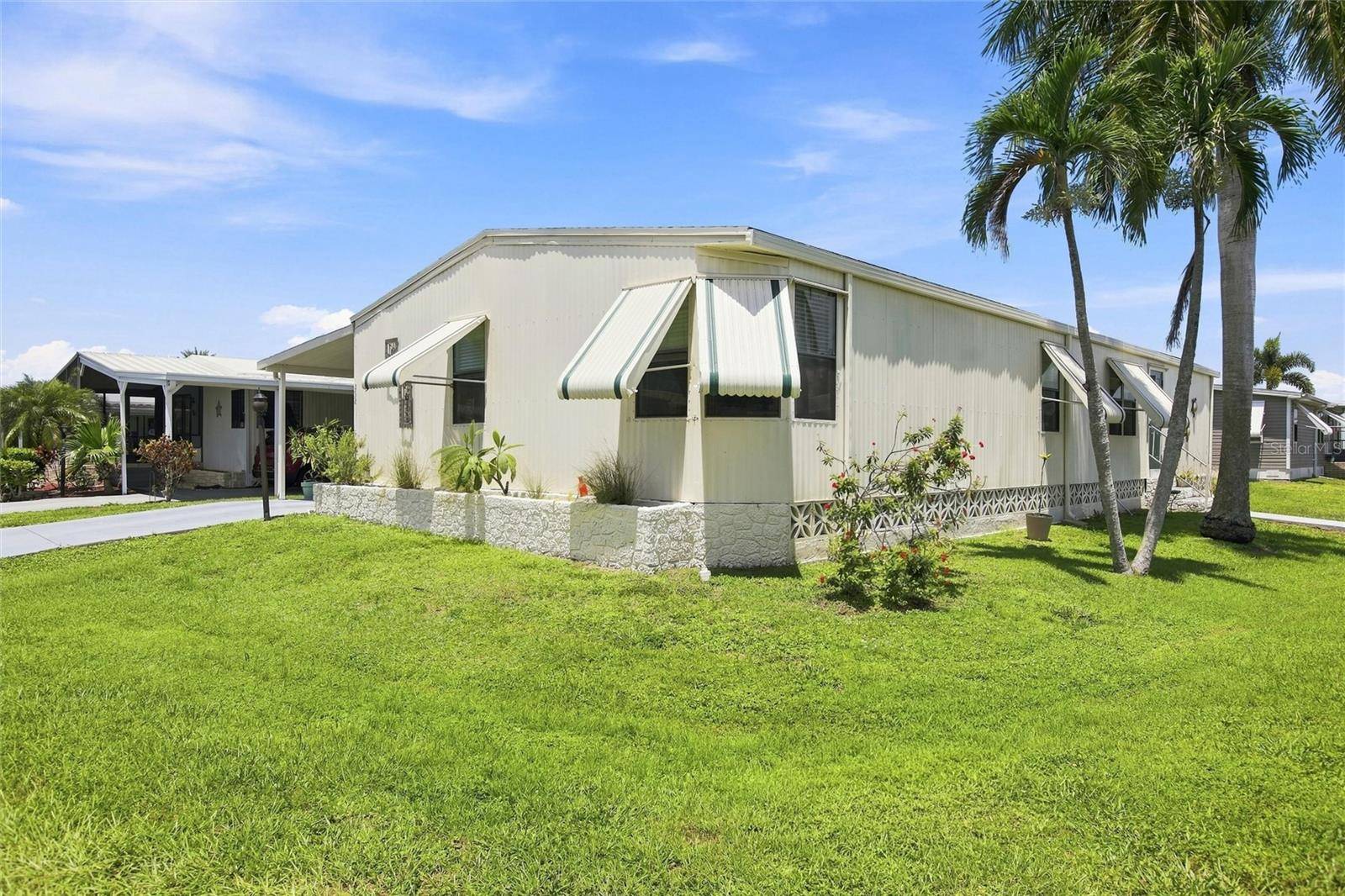 252 LOON LN #252, Naples, FL 34114