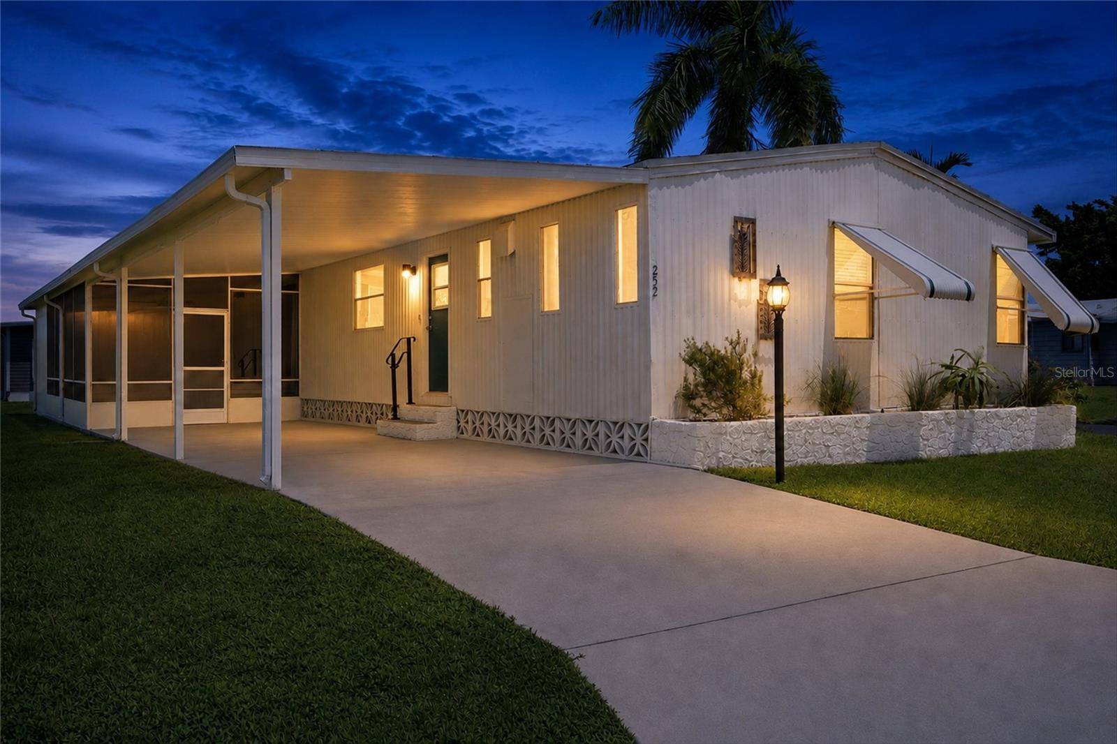 252 LOON LN #252, Naples, FL 34114