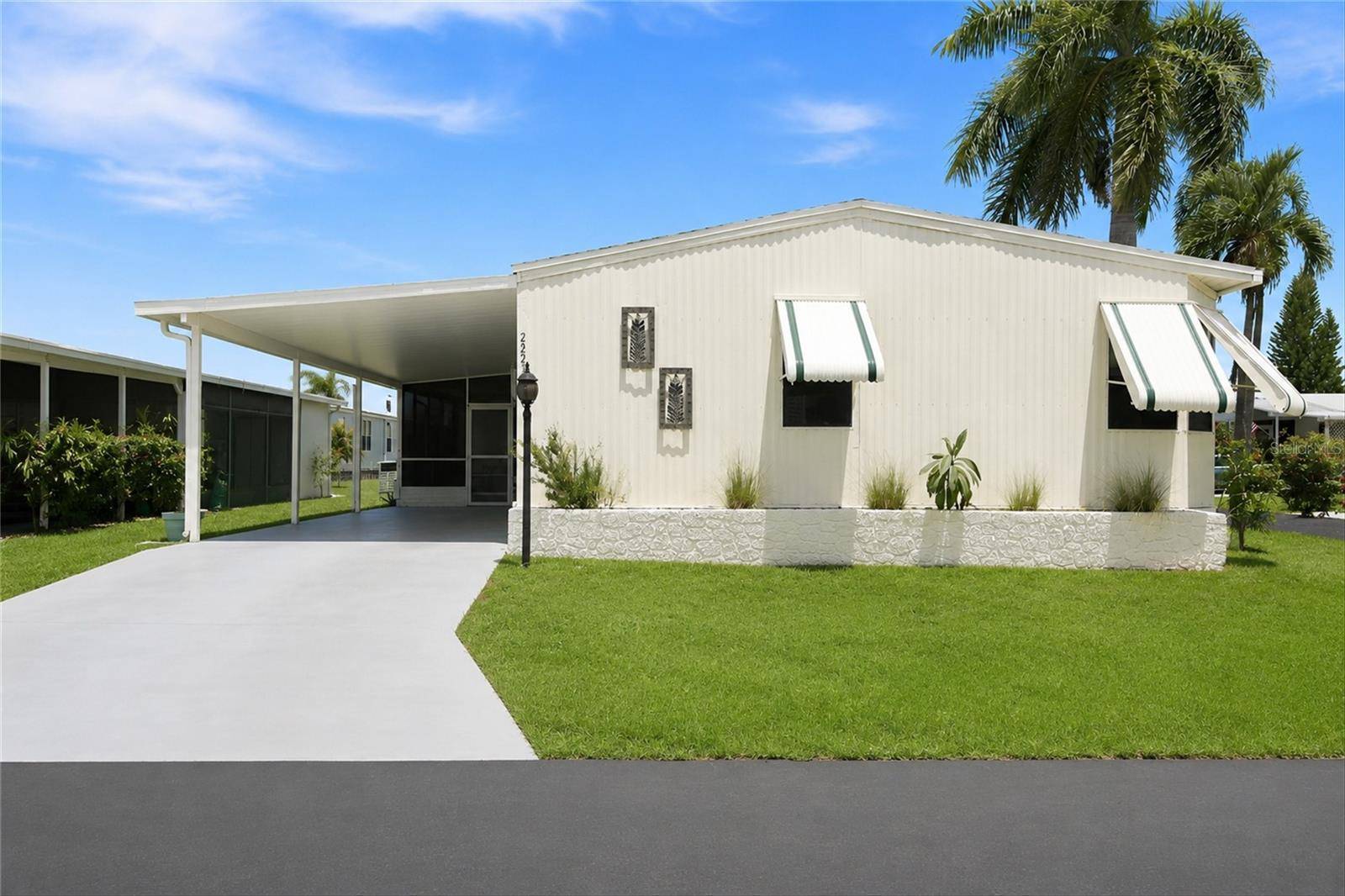 252 LOON LN #252, Naples, FL 34114