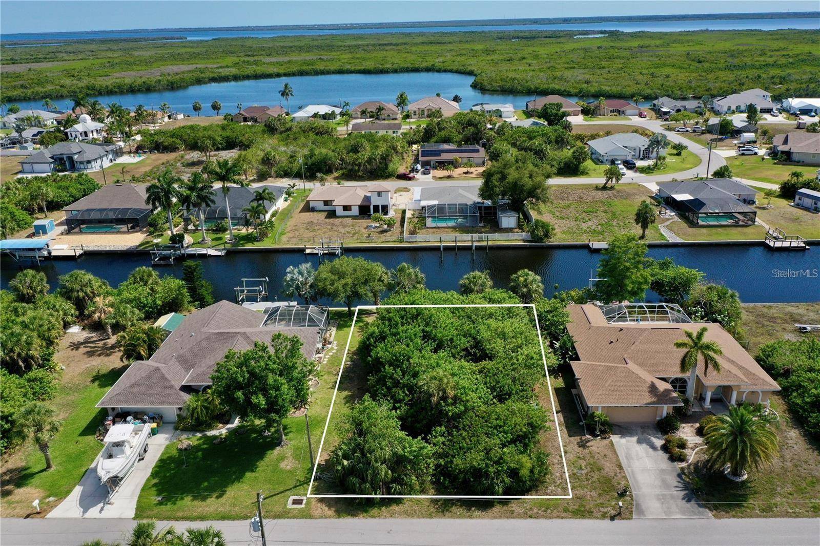 17133 CANARY LN, Port Charlotte, FL 33948