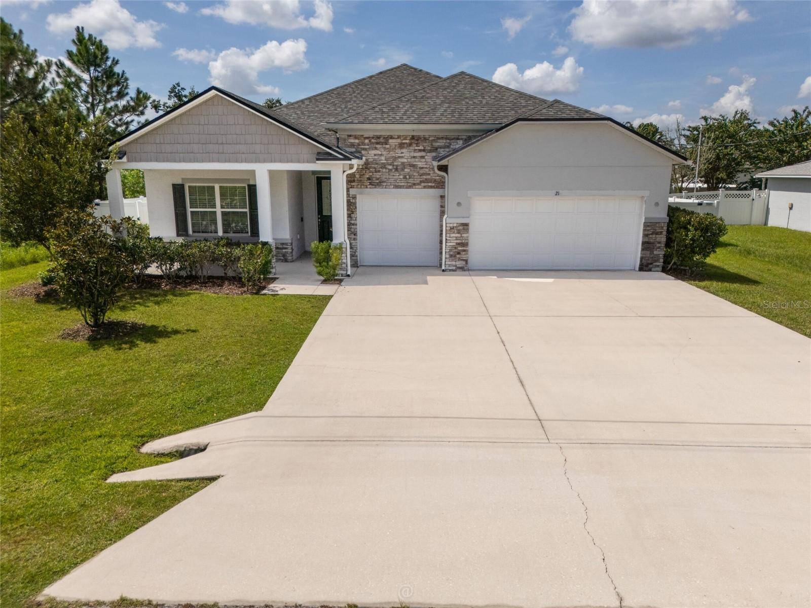 21 LANCELOT DR, Palm Coast, FL 32137
