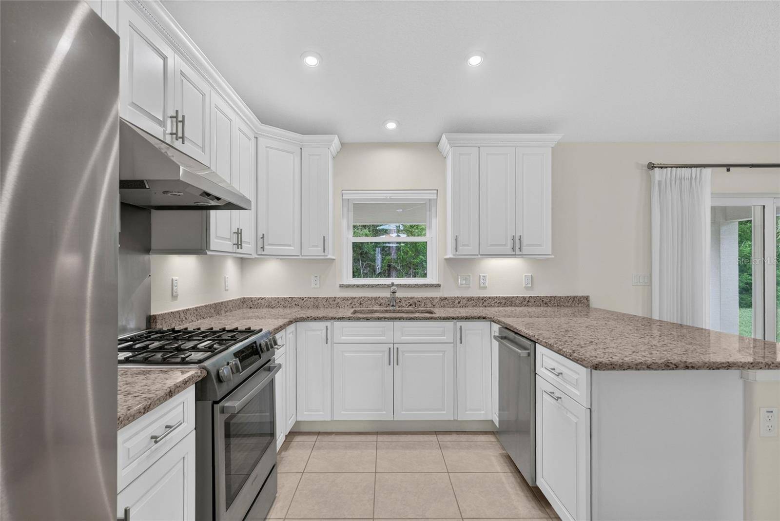 39 WHITE HOUSE DR, Palm Coast, FL 32164