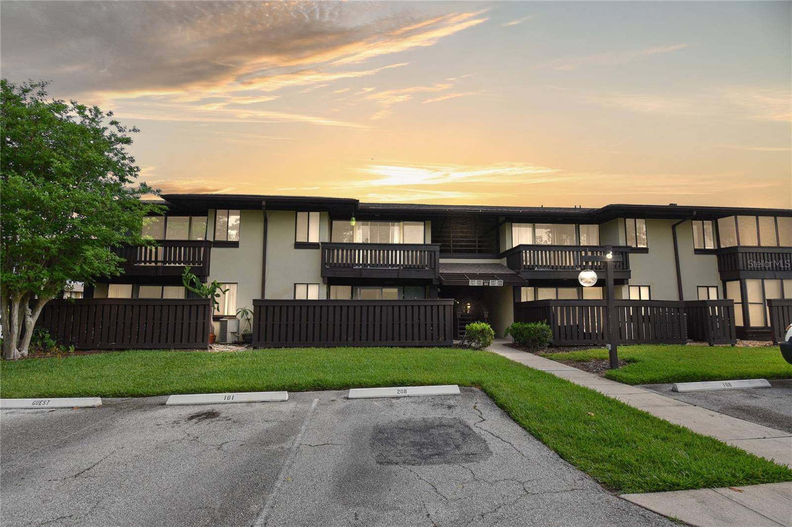 40 CLUB HOUSE DR #207, Palm Coast, FL 32137