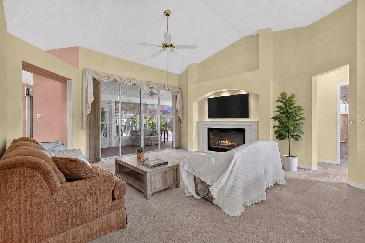 25333 RIVER CREST DR, Leesburg, FL 34748