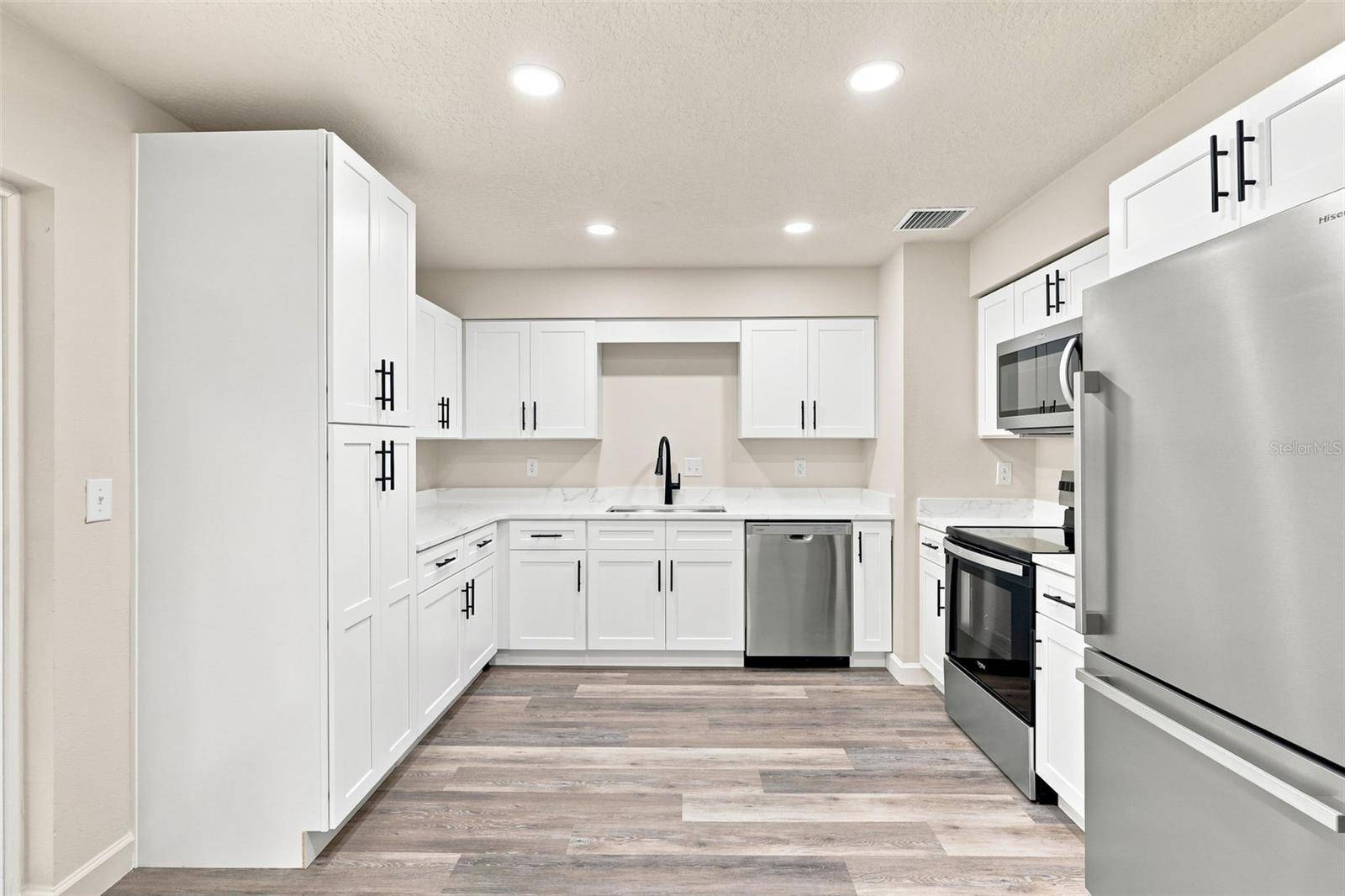 6204 ASHLAND AVE, Leesburg, FL 34748