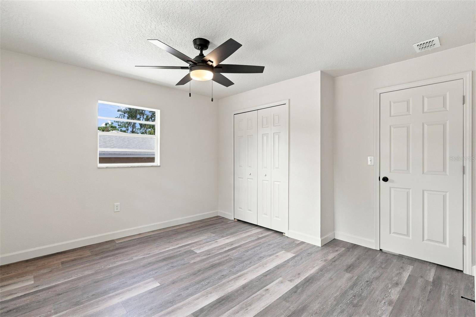 6204 ASHLAND AVE, Leesburg, FL 34748