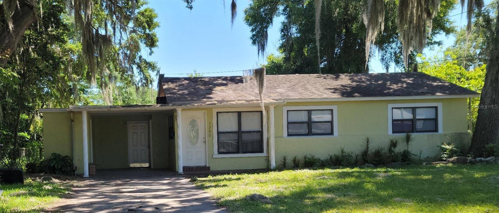 1300 PARK AVE, Tavares, FL 32778