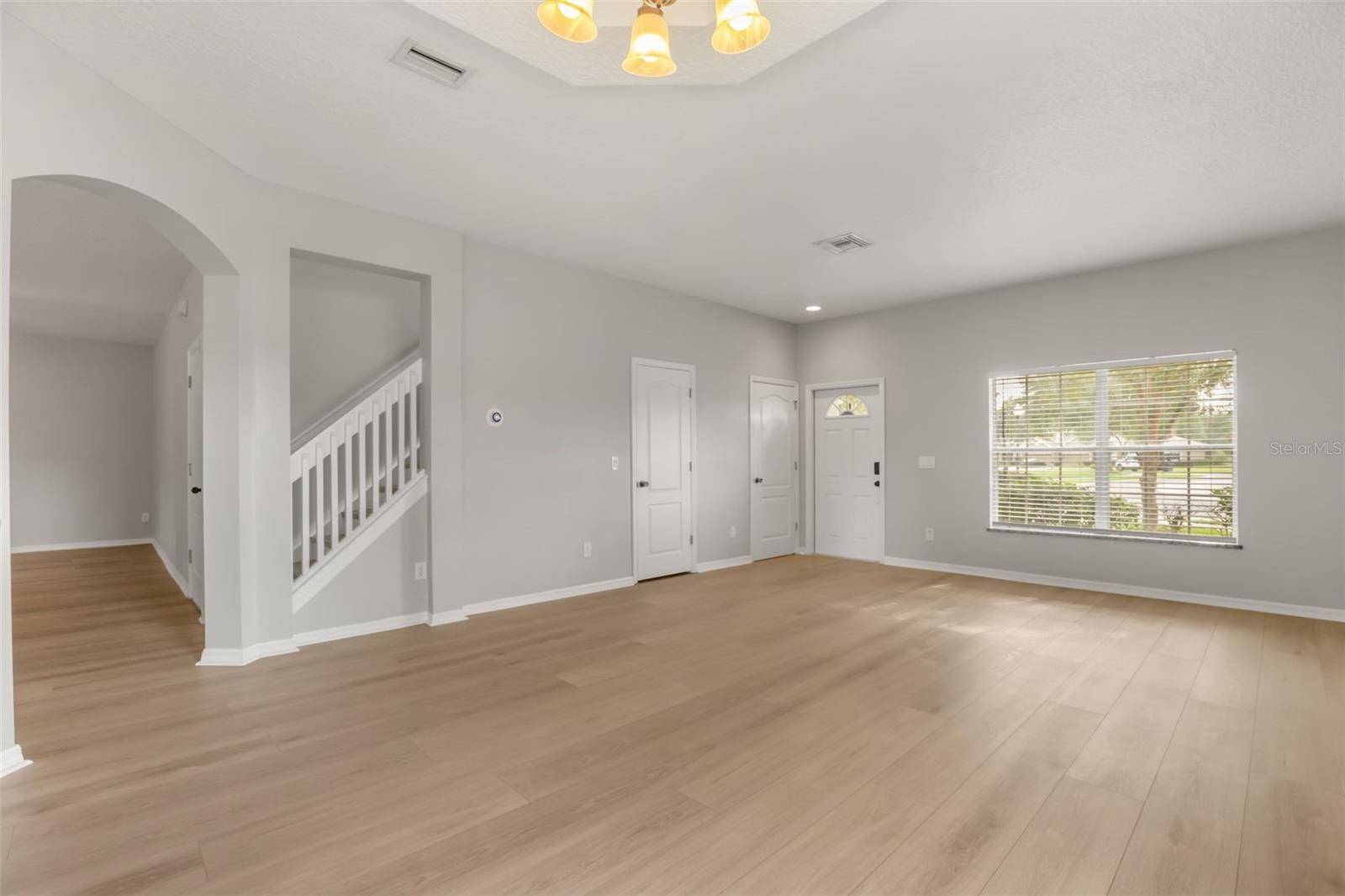 23741 SORRENTO SPRINGS DR, Sorrento, FL 32776