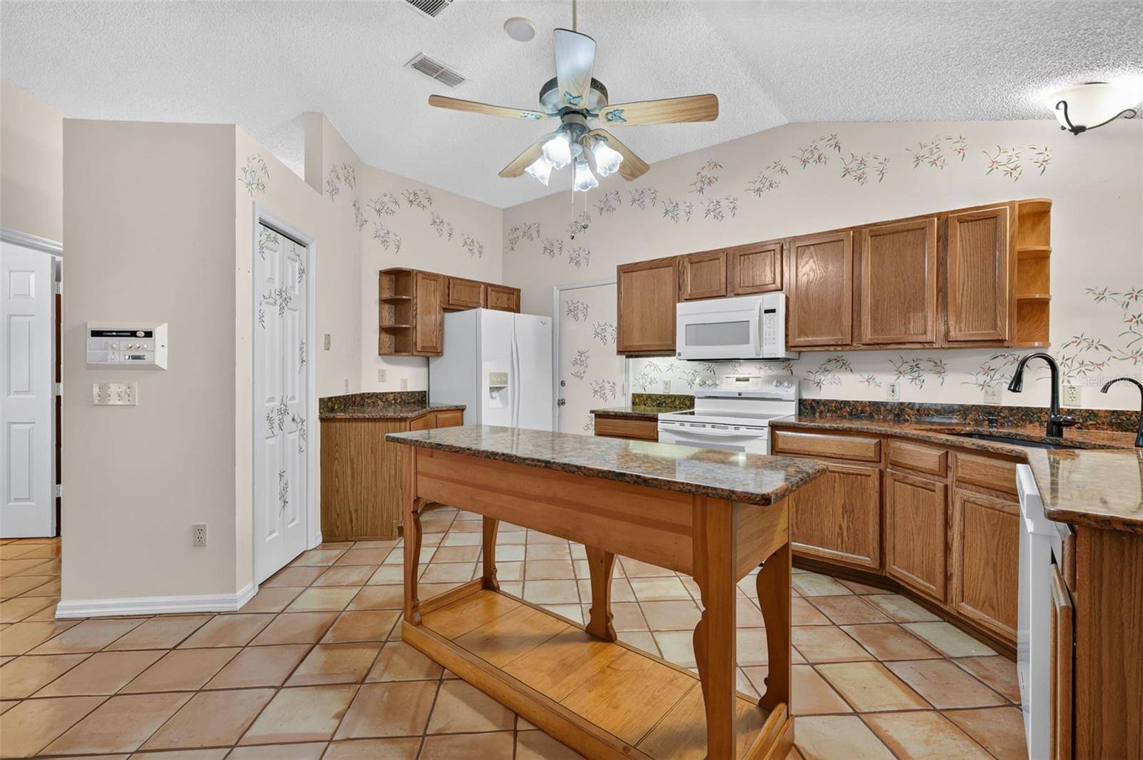 1519 MARTINEZ DR, The Villages, FL 32159