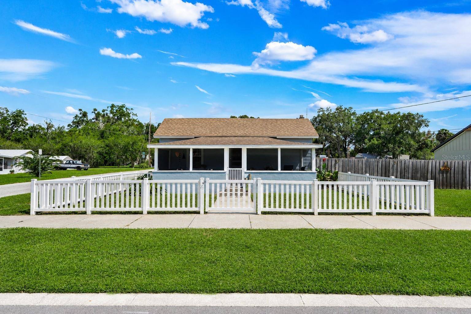 321 CASSADY STREET, Umatilla, FL 32784