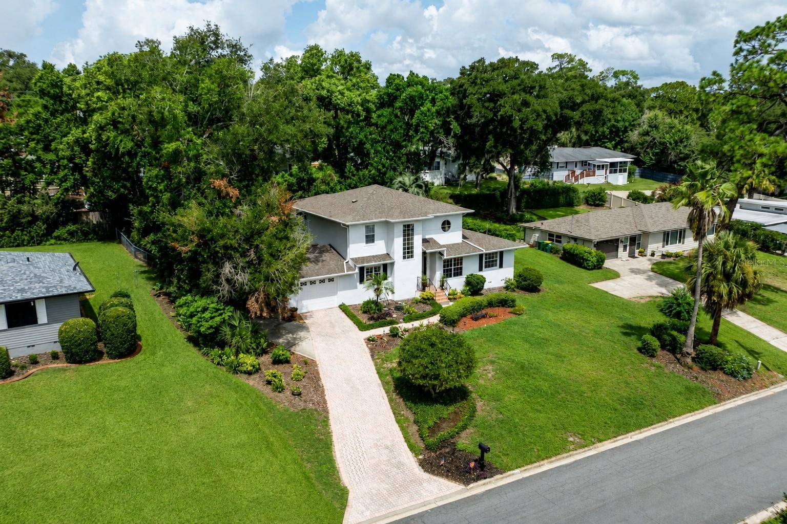 1405 HILLTOP DR, Mount Dora, FL 32757