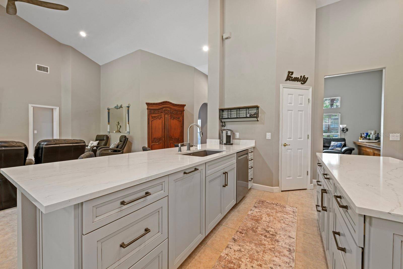 5039 GREENBRIAR TRL, Mount Dora, FL 32757